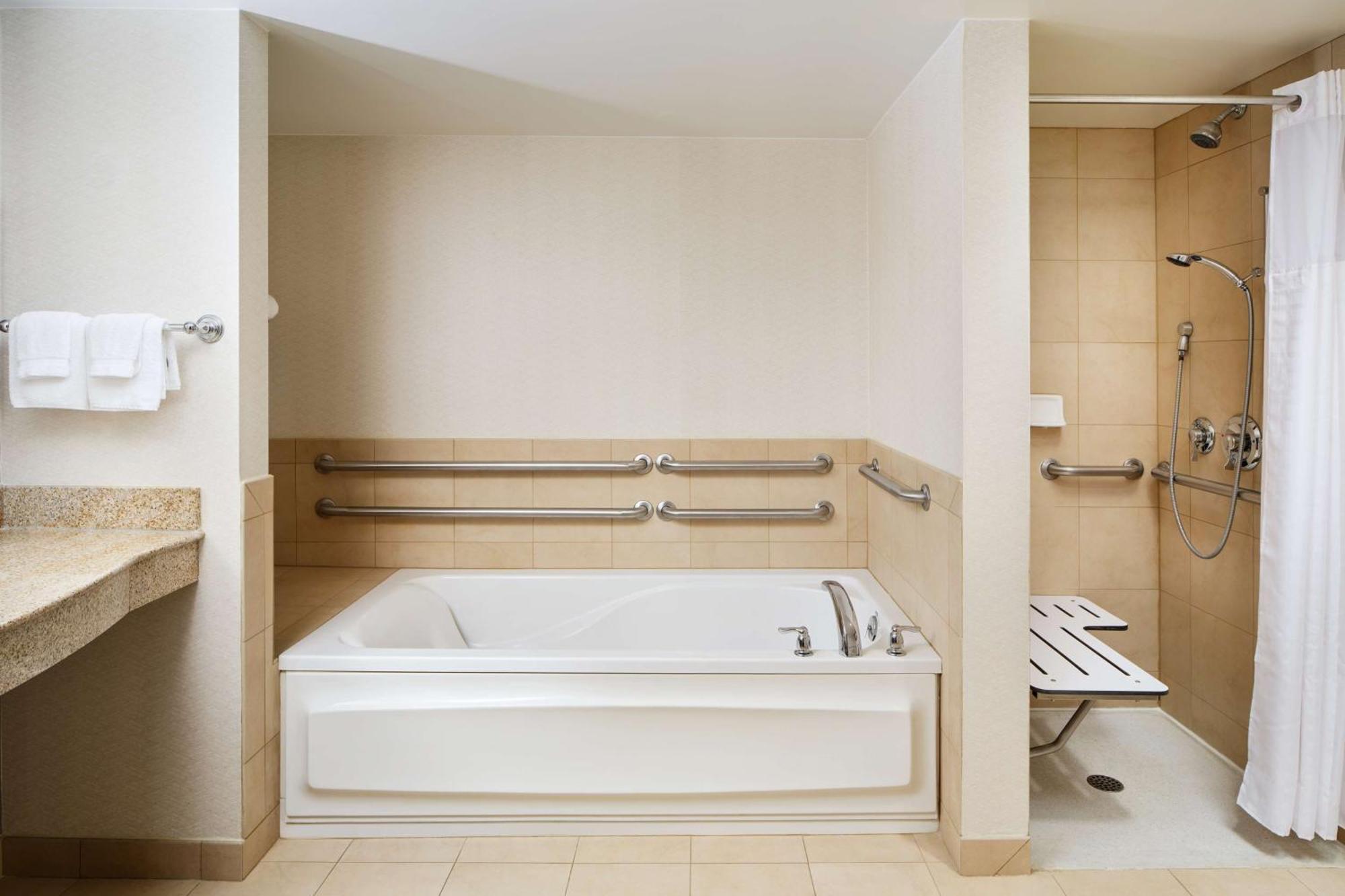 Hilton Garden Inn Schaumburg Eksteriør bilde